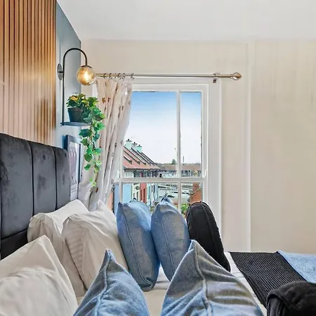 The Penthouse On Bristols Iconic Harbourside *