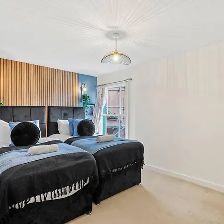 The Penthouse On Bristols Iconic Harbourside *