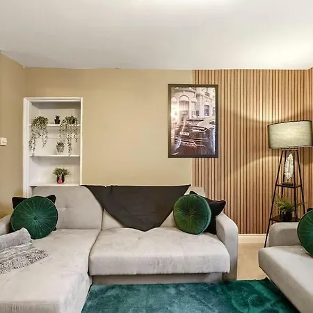 The Penthouse On Bristols Iconic Harbourside Apartment *